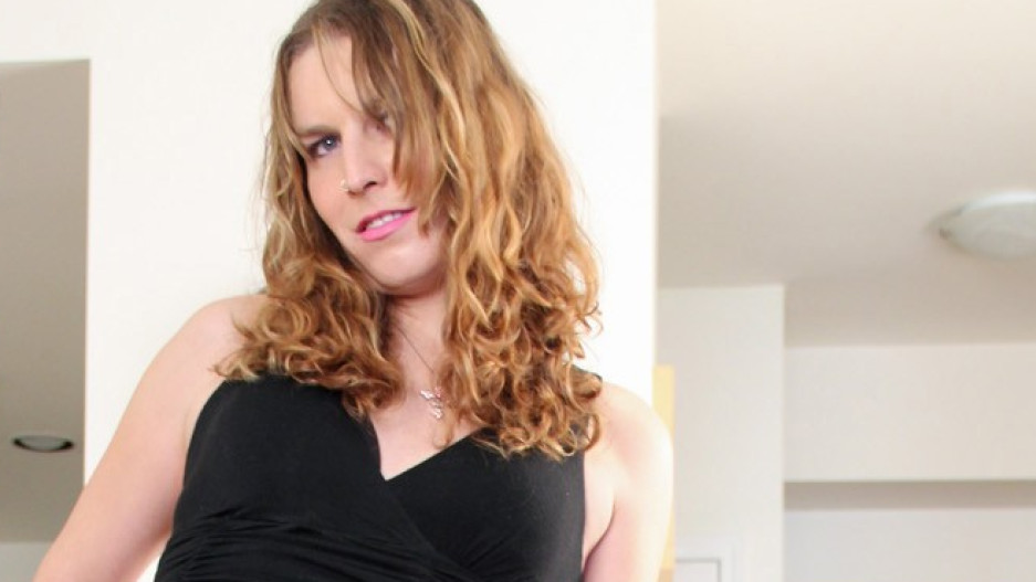 Bambi Bangz Fucks Herself
